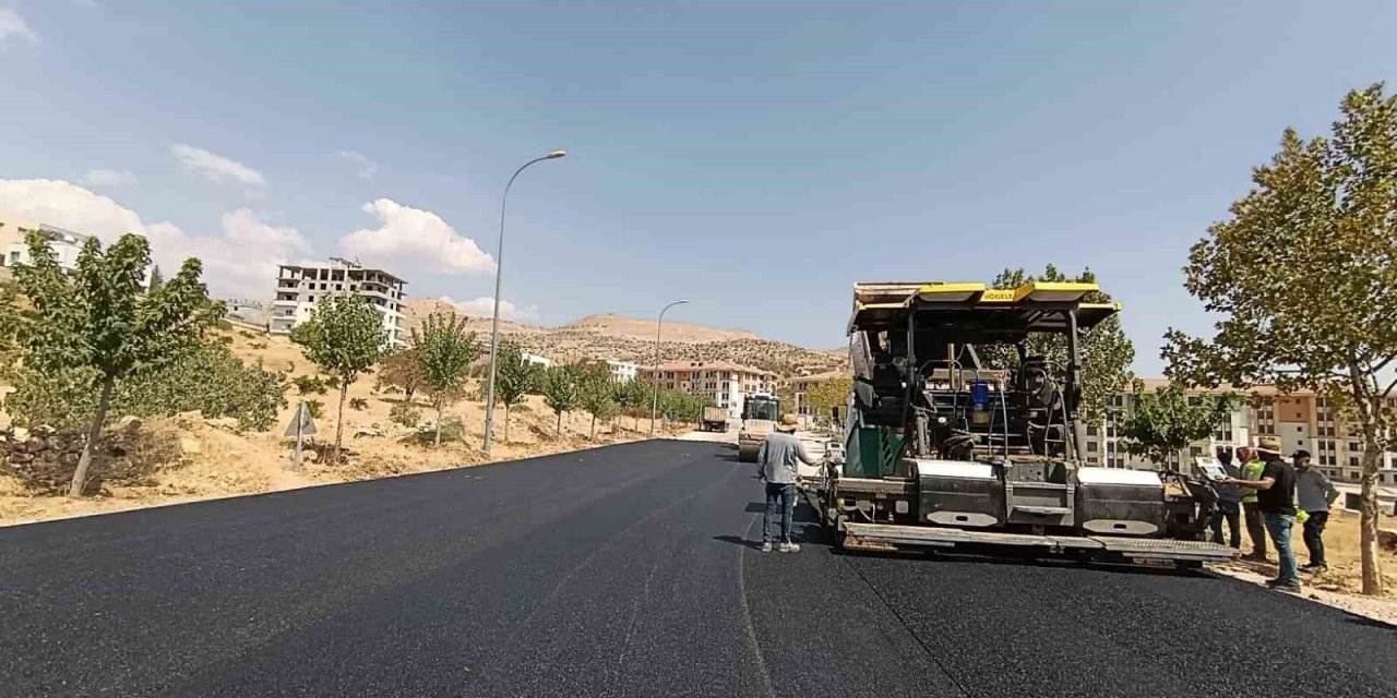 Mardin’de yol asfaltlama çalışması