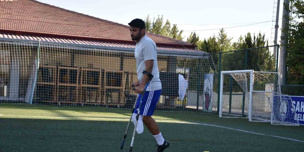Akıma kapılıp bacağını kaybetti, futbolla hayata tutundu