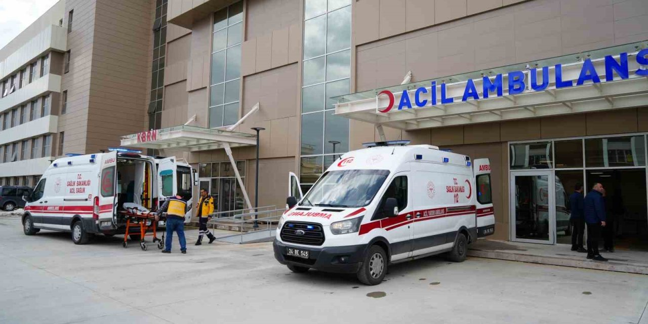 Erzincan’da trafik kazasında 2 yaralı