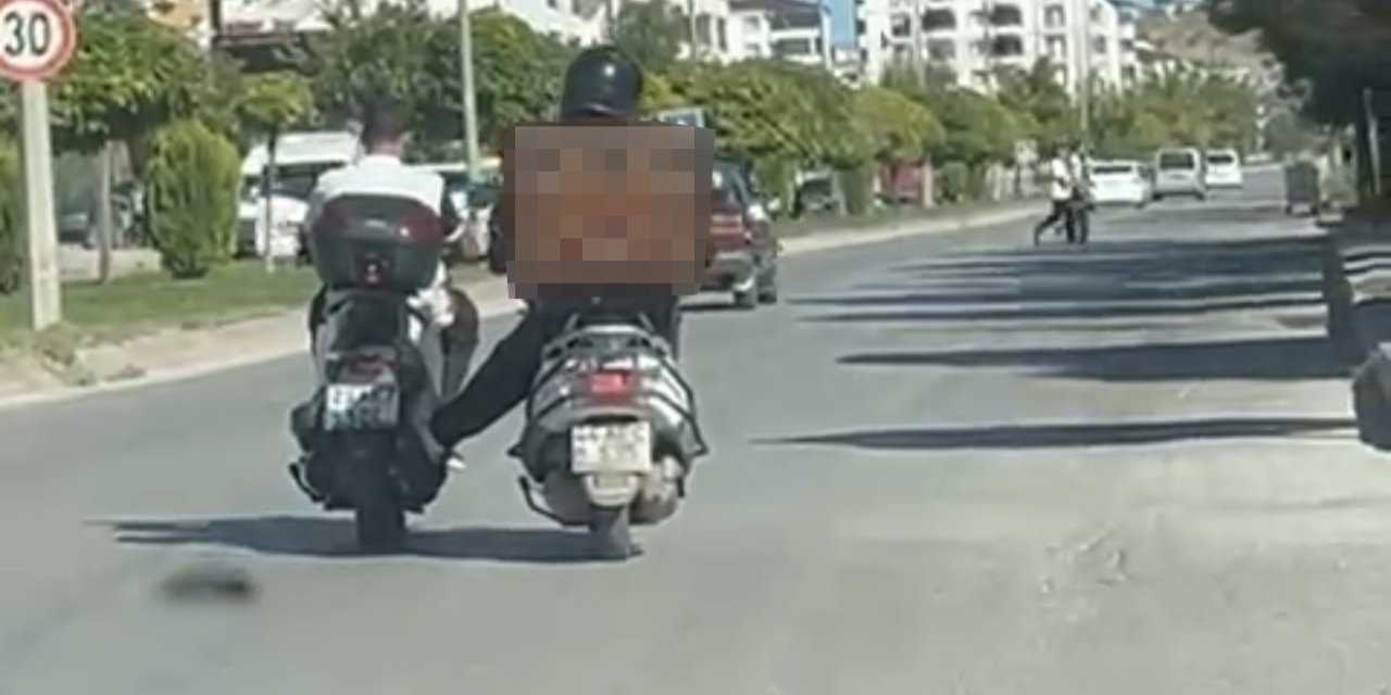 Elazığ'da benzini biten motosikleti ayağıyla itti