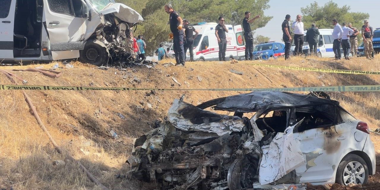 Şanlıurfa'da genç sürücü yanarak hayatını kaybetti