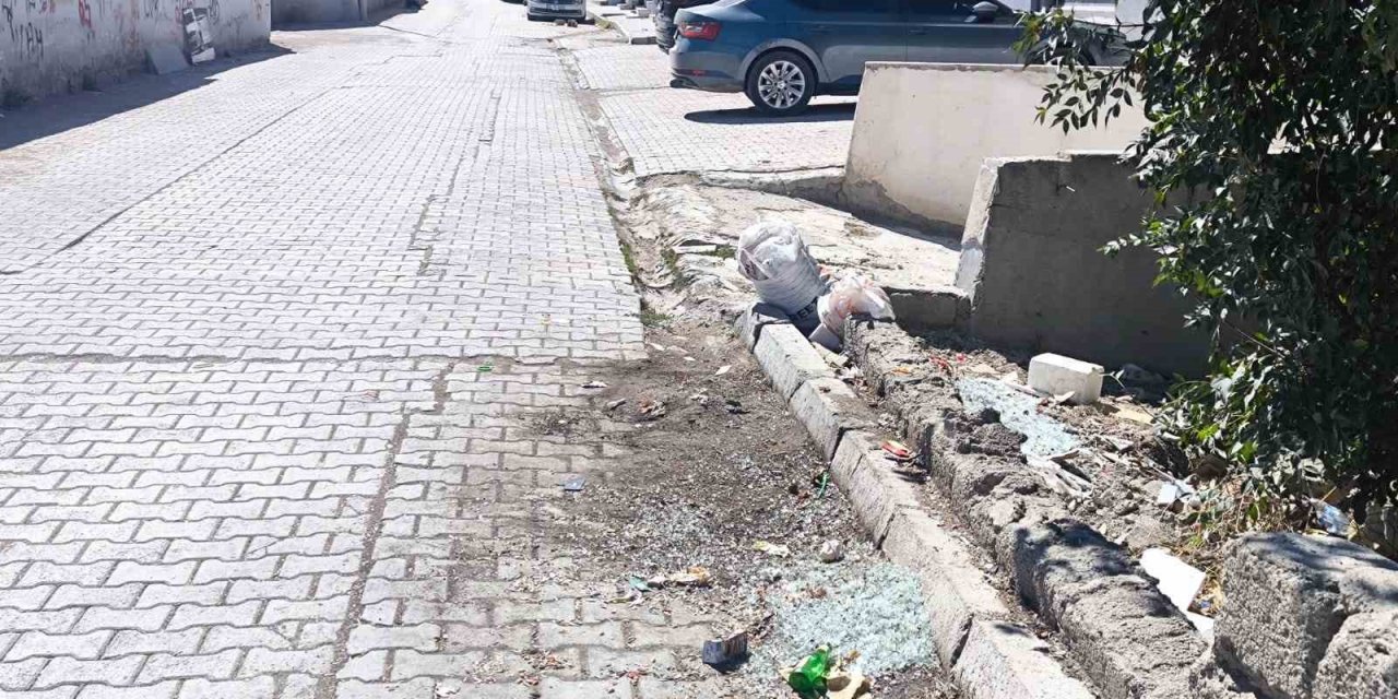 Van'da velilerden belediyeye çöp tepkisi