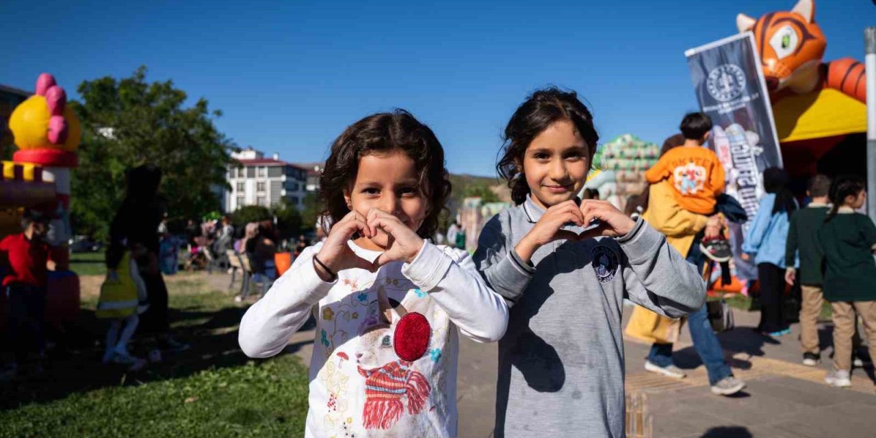 Bingöl’de ’Bir Anadolu Şenliği’ sürüyor
