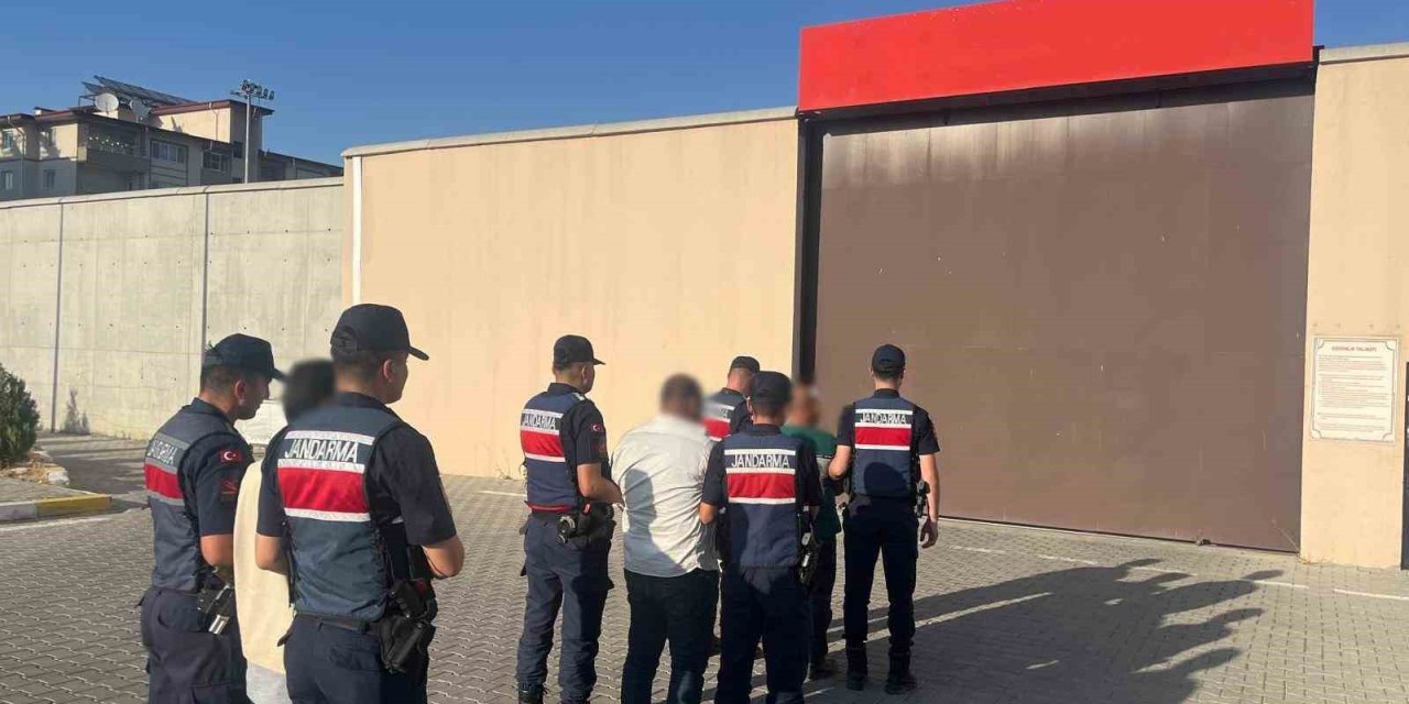 Gaziantep’te kaçak silah ve uyuşturucu operasyonunda 3 şahıs tutuklandı