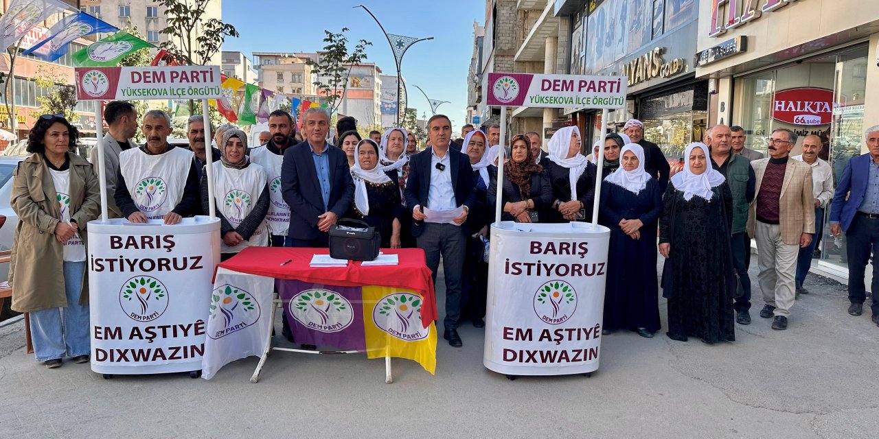 Yüksekova’da barış standı kuruldu