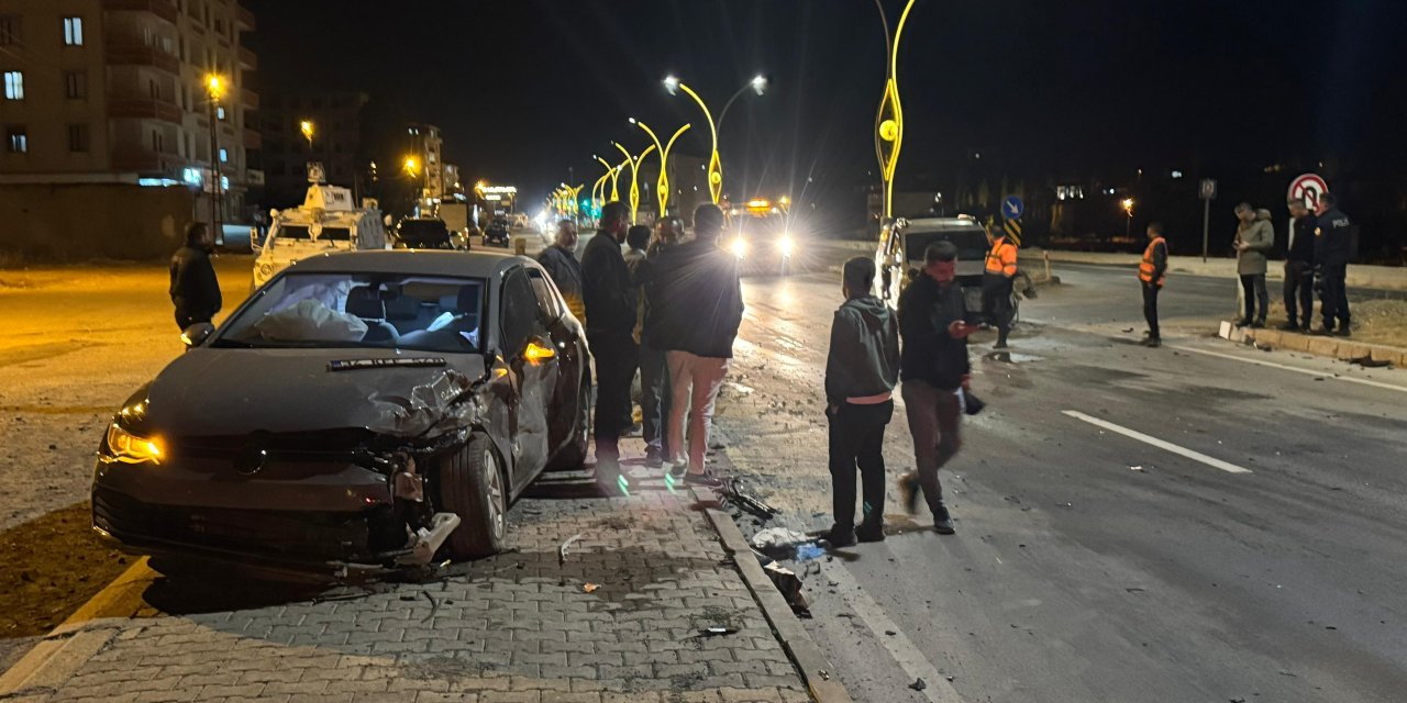 Yüksekova’da trafik kazası: 5 yaralı