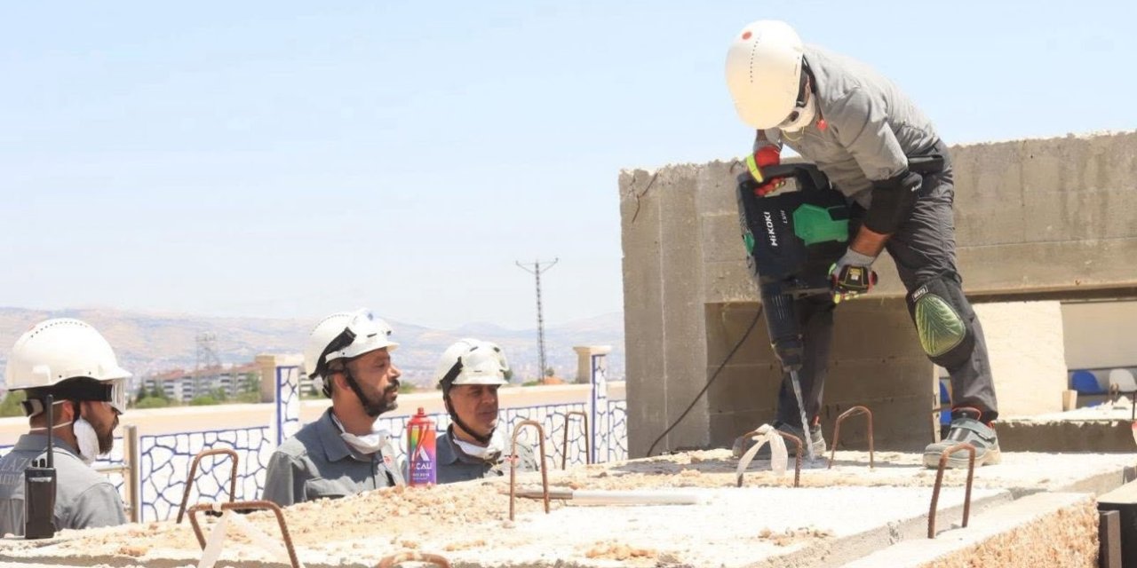 Elazığ’da arama kurtarma eğitimleri devam ediyor