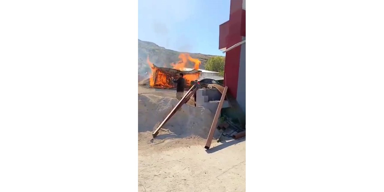 Malatya’da kereste deposunda yangın