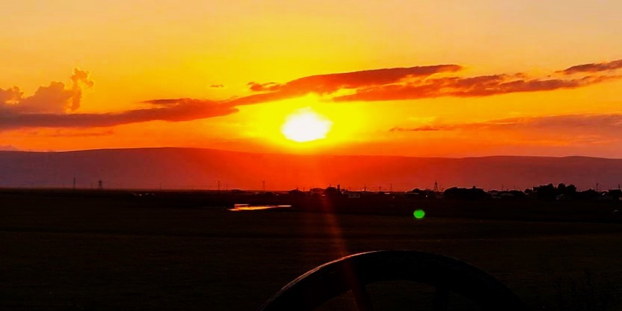Ardahan ovasında gün doğumu mest etti