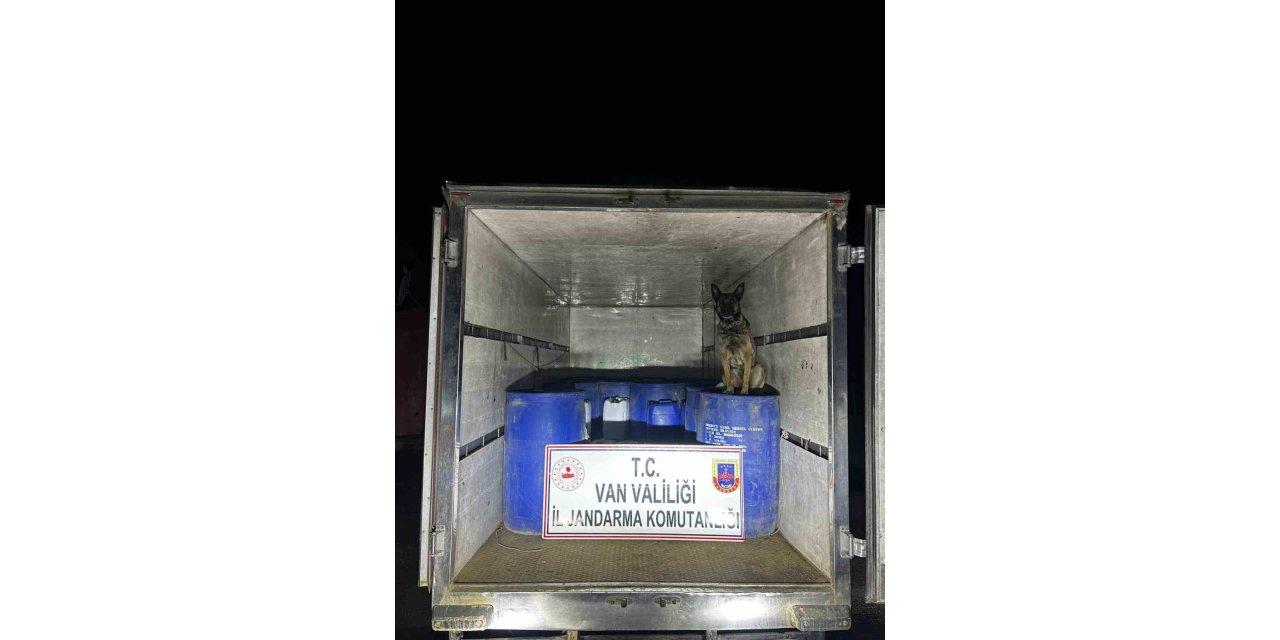 Van’da 3 bin 710 litre asetik asit anhidrit ve 50 kilogram kostik soda ele geçirildi