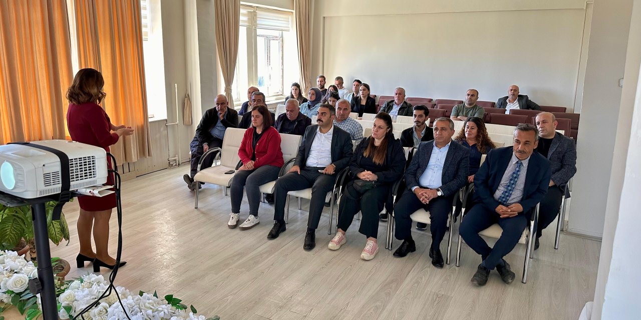 Yüksekova Belediyesi personeline “Toplumsal Cinsiyet Eşitliği” eğitimi