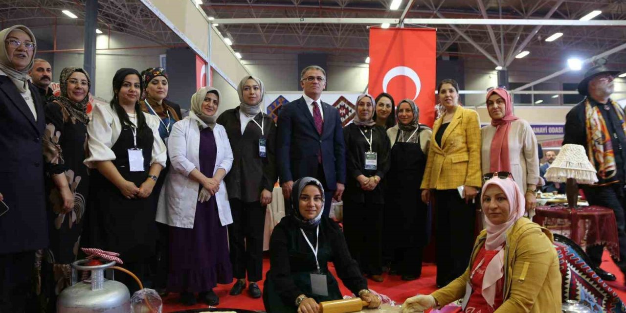 3. Van Gurme ve Gastronomi Fuarı’nda yöresel lezzetleri tanıtılıyor