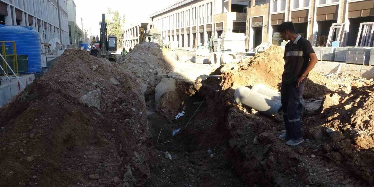 Malatya’da çarşı inşaatında göçük: 1 kişi yaralandı