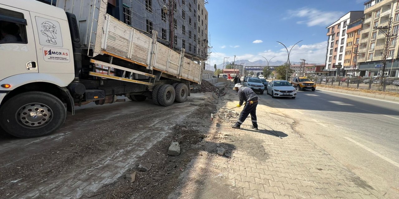 İpekyolu Caddesi’nde yeraltı elektrik hattı çalışmaları sona yaklaştı