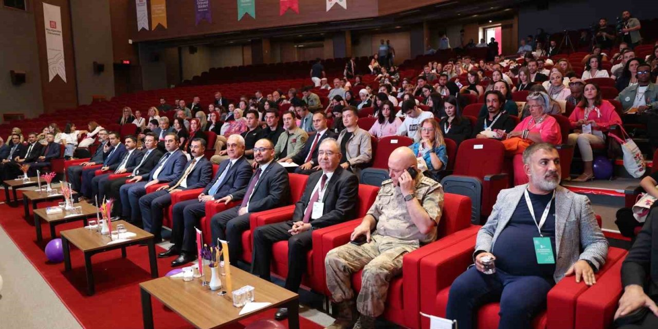 Muş’ta "12. Uluslararası Onkoloji Günleri" başladı