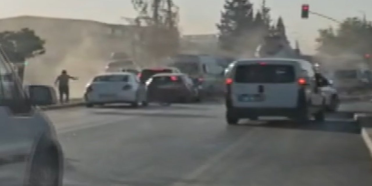 Sürücüsü rahatsızlanan çekici, önündeki 6 aracı biçti