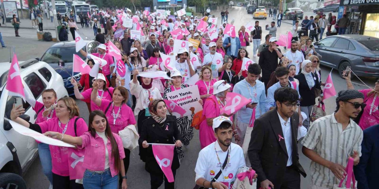 Muş’ta gönüllülerden "kanser farkındalığı" etkinliği