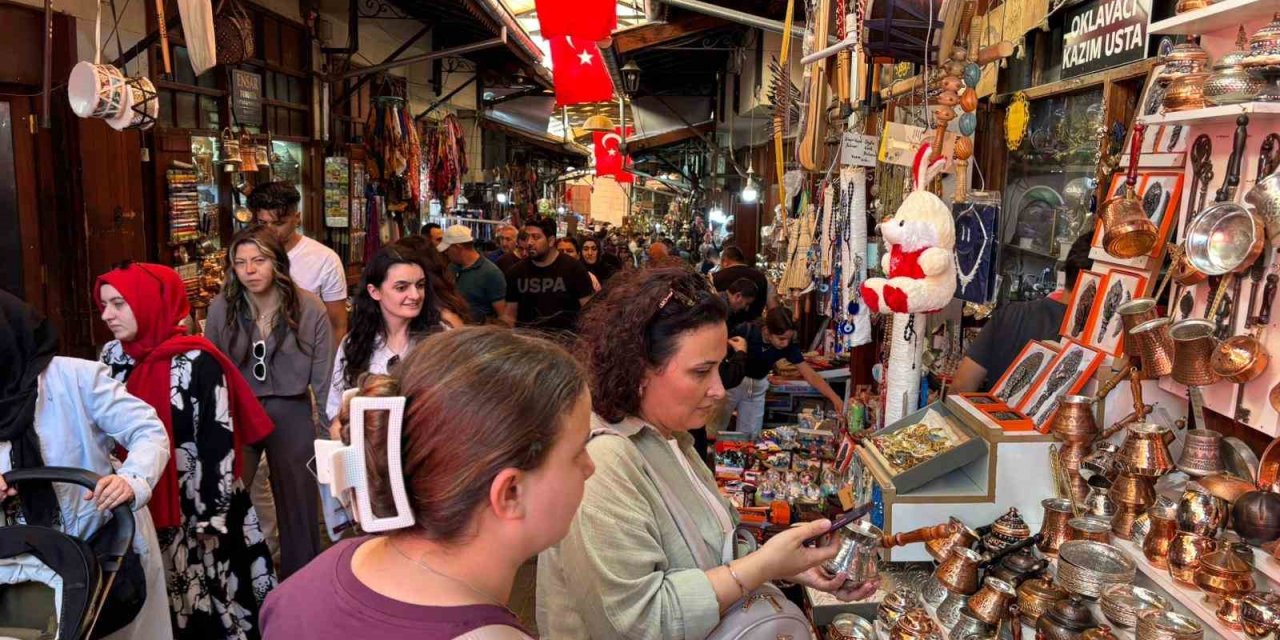 Gaziantep’teki Bakırcılar Çarşısı turistlerin gözdesi