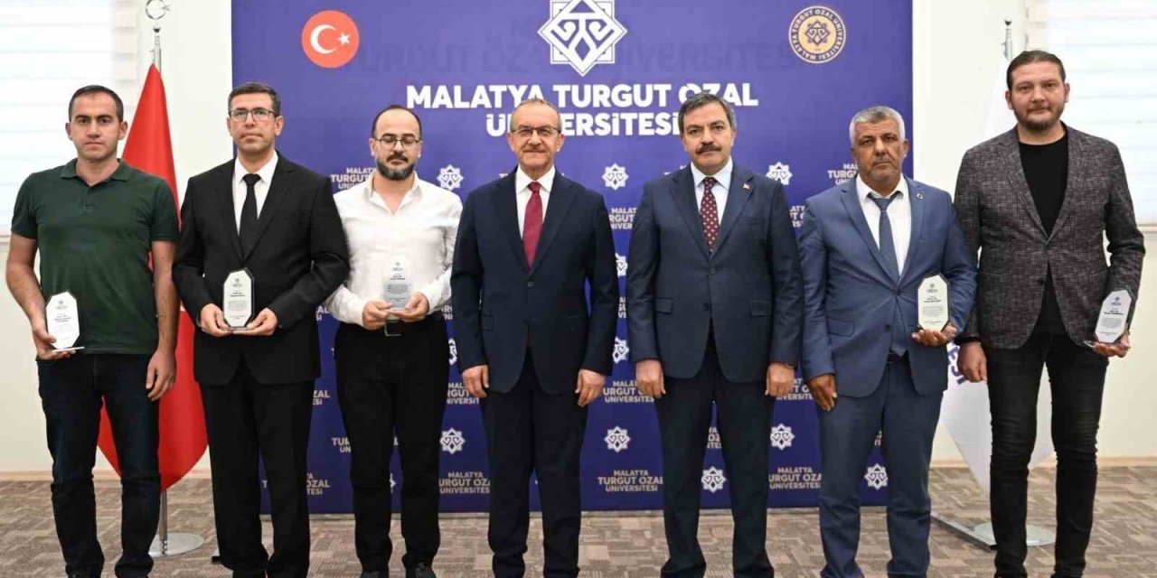 Malatya'da başarılı akademisyenler ödüllendirildi