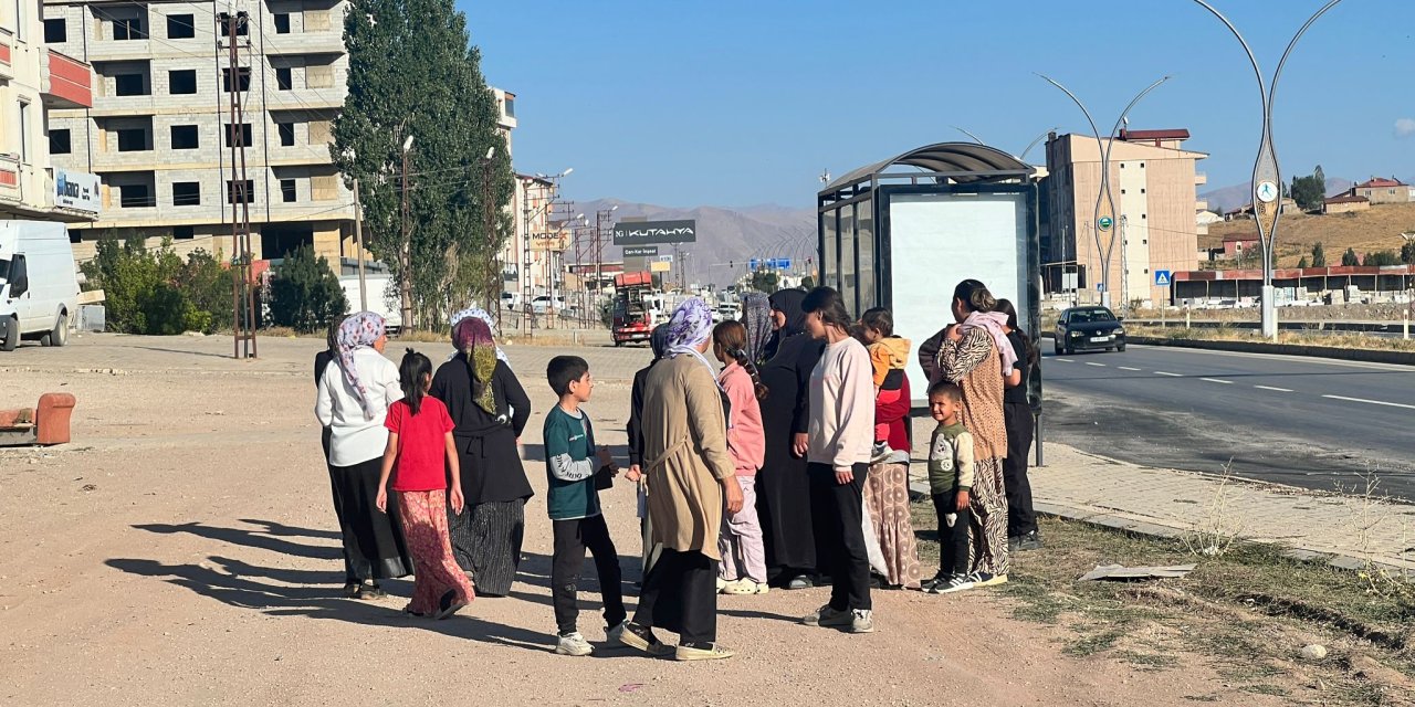 Yüksekova İnanlı Mahallesi’ndeki öğrenciler için servis talep ediliyor