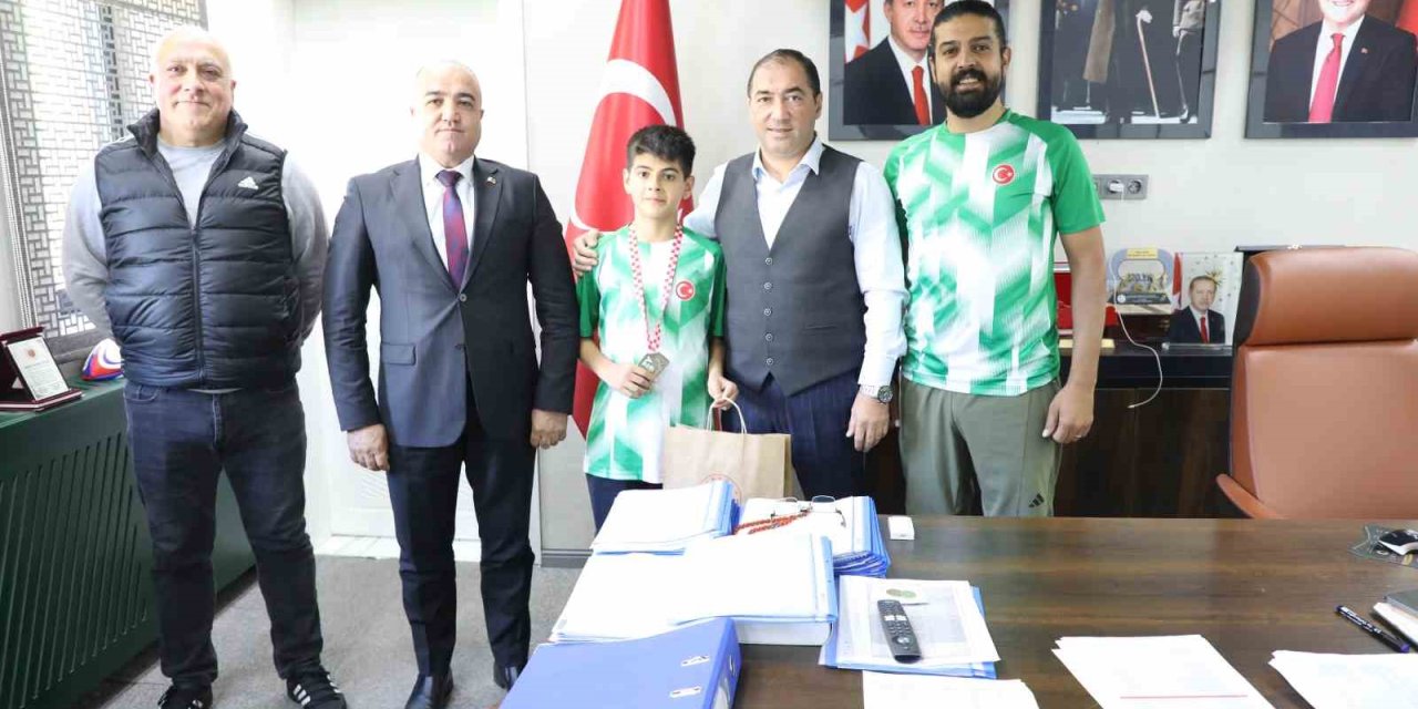 Ağrılı milli sporcu Eyüp Murat Alpaslan’dan başarı