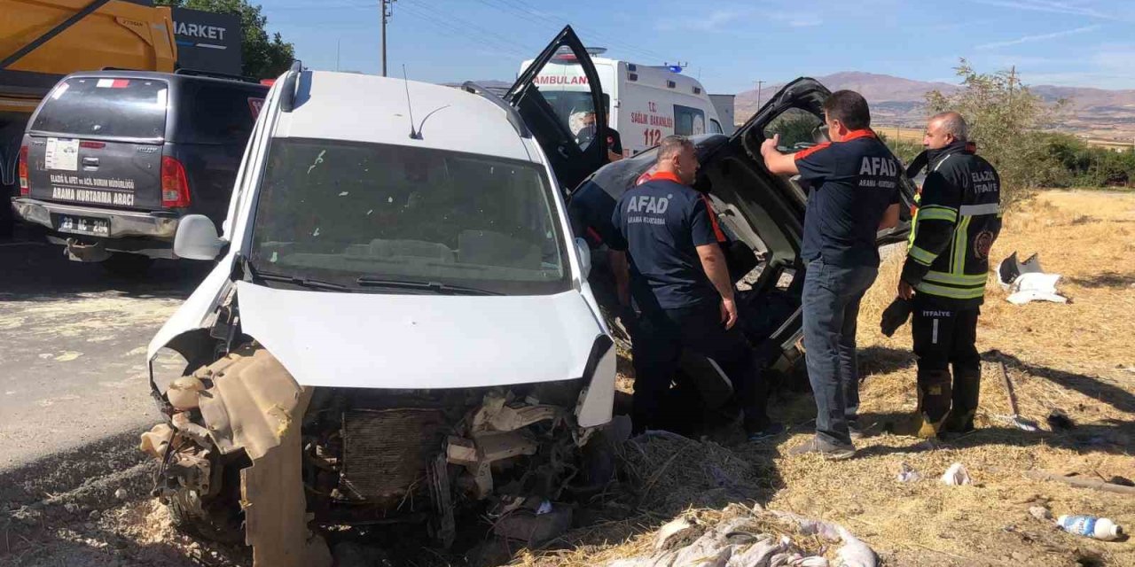 Elazığ’da trafik kazasında 3 yaralı