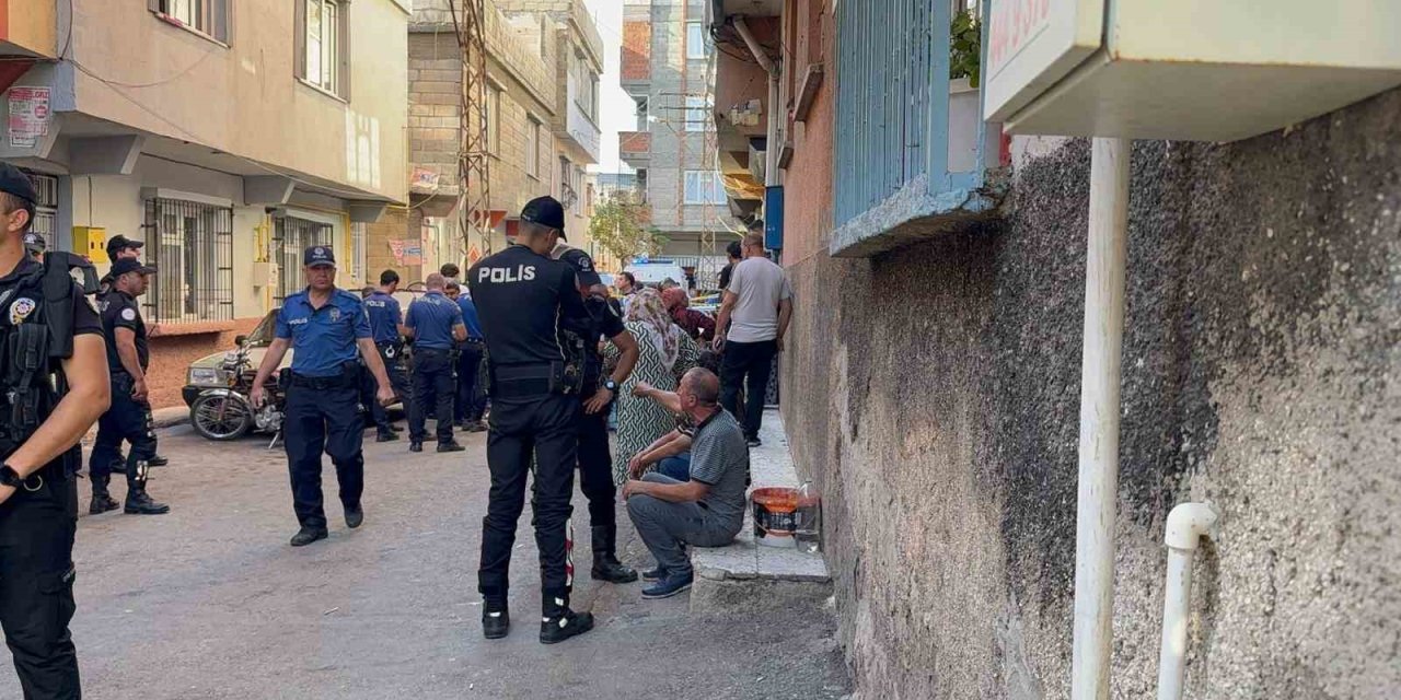 Boşanma aşamasındaki eşini öldürüp intihar etti