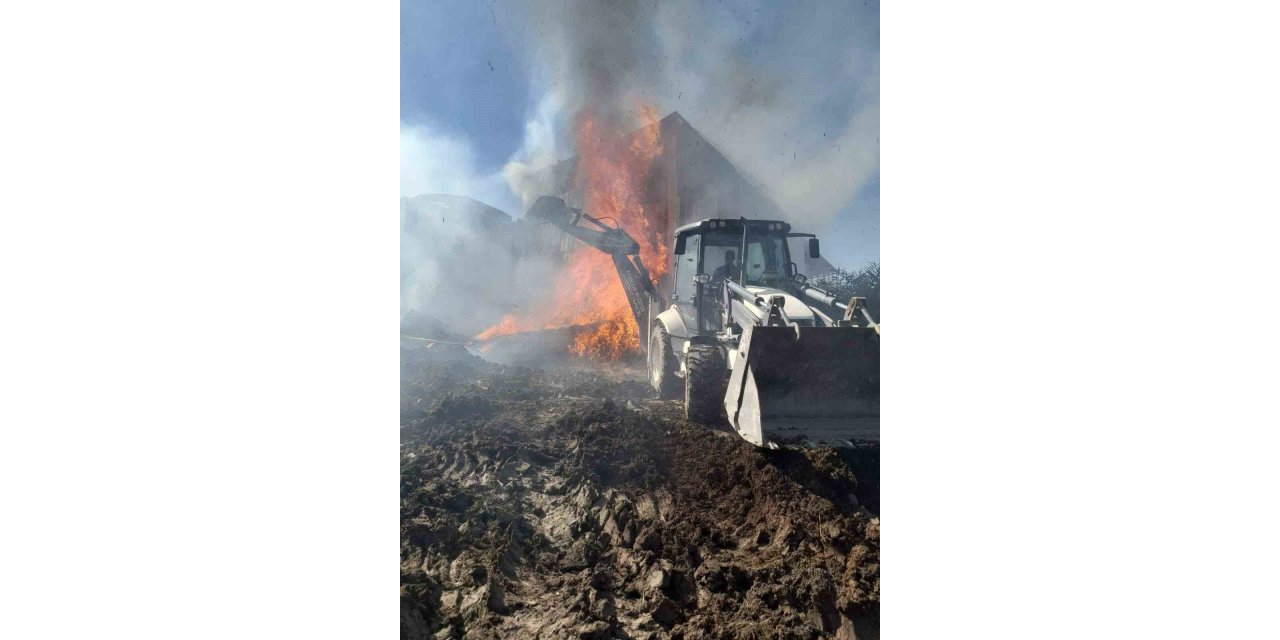 Elazığ’da samanlık yangını korkuttu