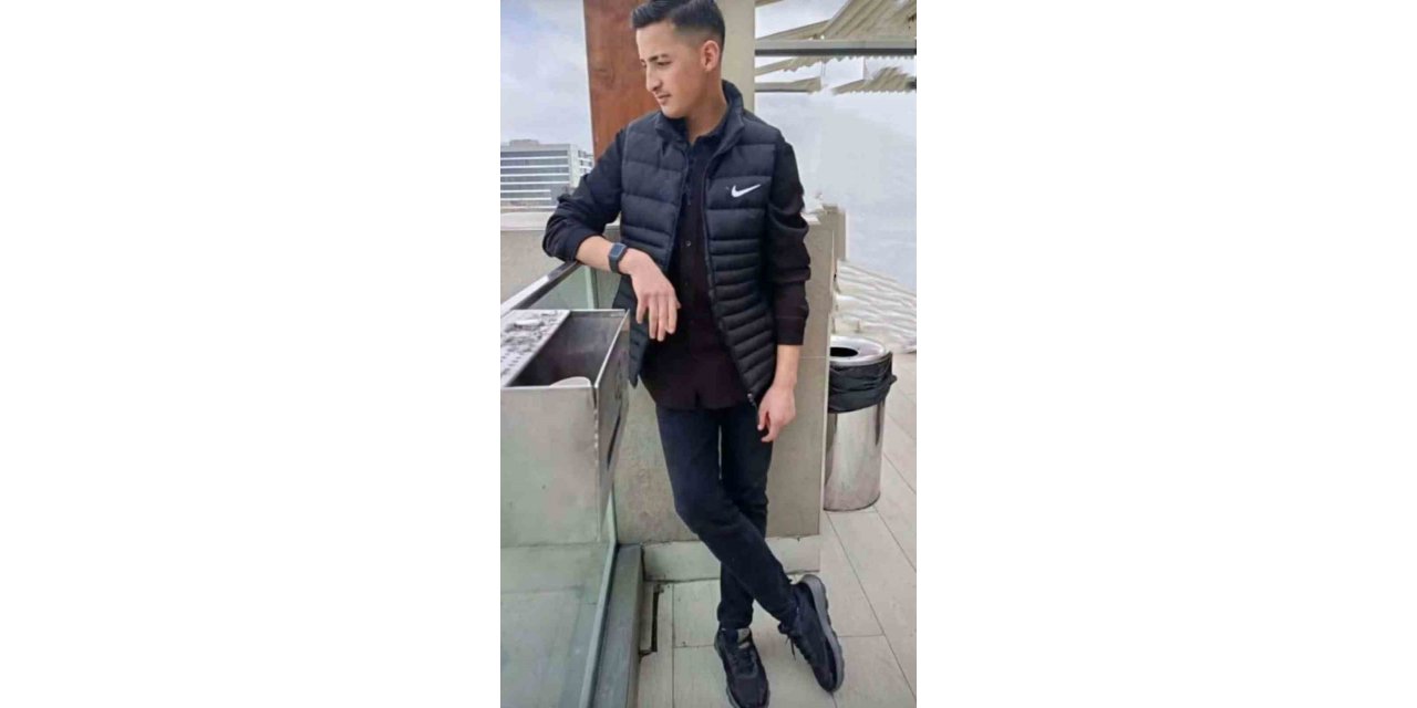 Kardeşinin düğünü için masa sandalye taşırken kaza geçiren genç öldü