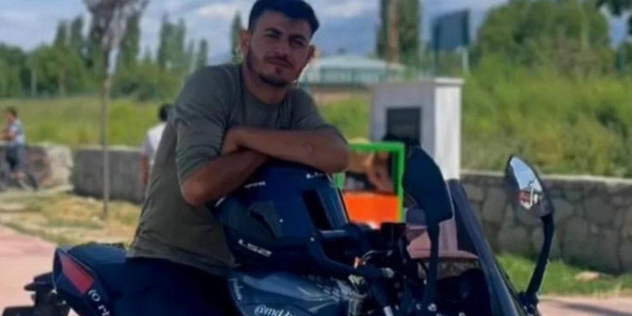 Motosiklet traktöre arkadan çarptı: 1 kişi öldü