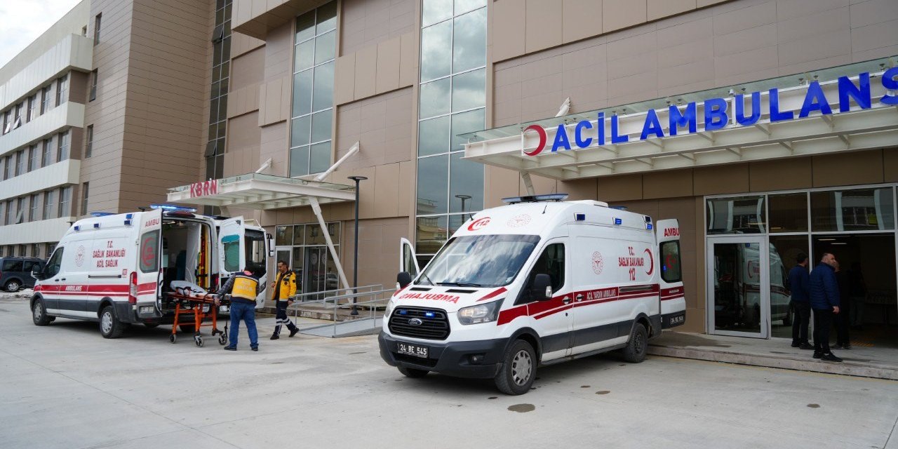 Erzincan’da trafik kazasında 5 yaralı