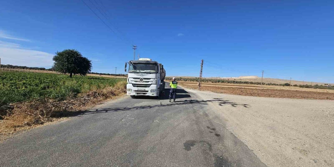 Kilis'te yük taşıyan araçlara tonaj ve branda denetimi