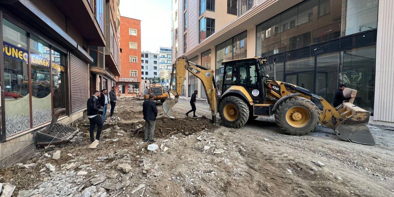 Kasaplar Sokağı’nda yeni yol ve kaldırım çalışması