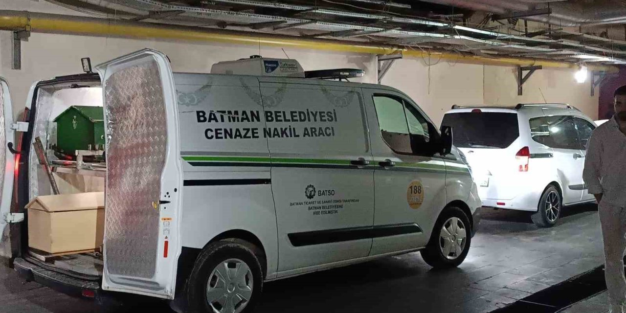 Karşıdan karşıya geçerken aracın çarptığı yaşlı adam hayatını kaybetti