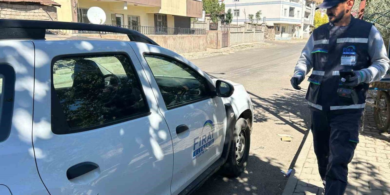 Sayaç okurken para buldu, hiç düşünmeden sahibine ulaştırdı