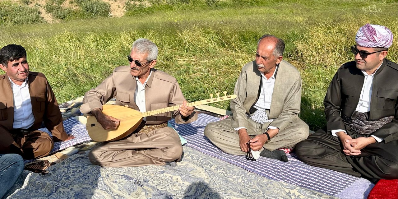 Yüksekovalı dengbej 52 yıldır kültürünü yaşatıyor: “Ömür tükenir ama sanat baki kalır”