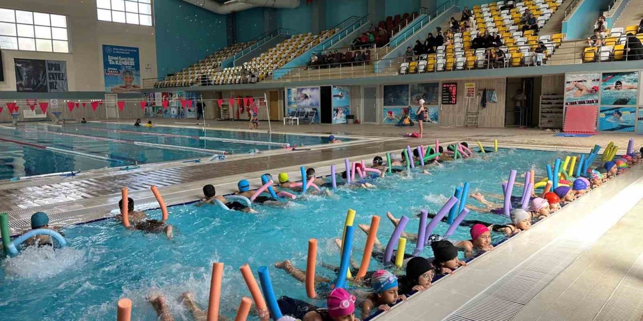 Muş’ta "Yüzme Bilmeyen Kalmasın" projesi devam ediyor