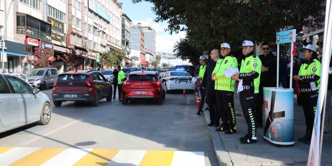 Polisten "Önce Yaya" farkındalığı uygulaması
