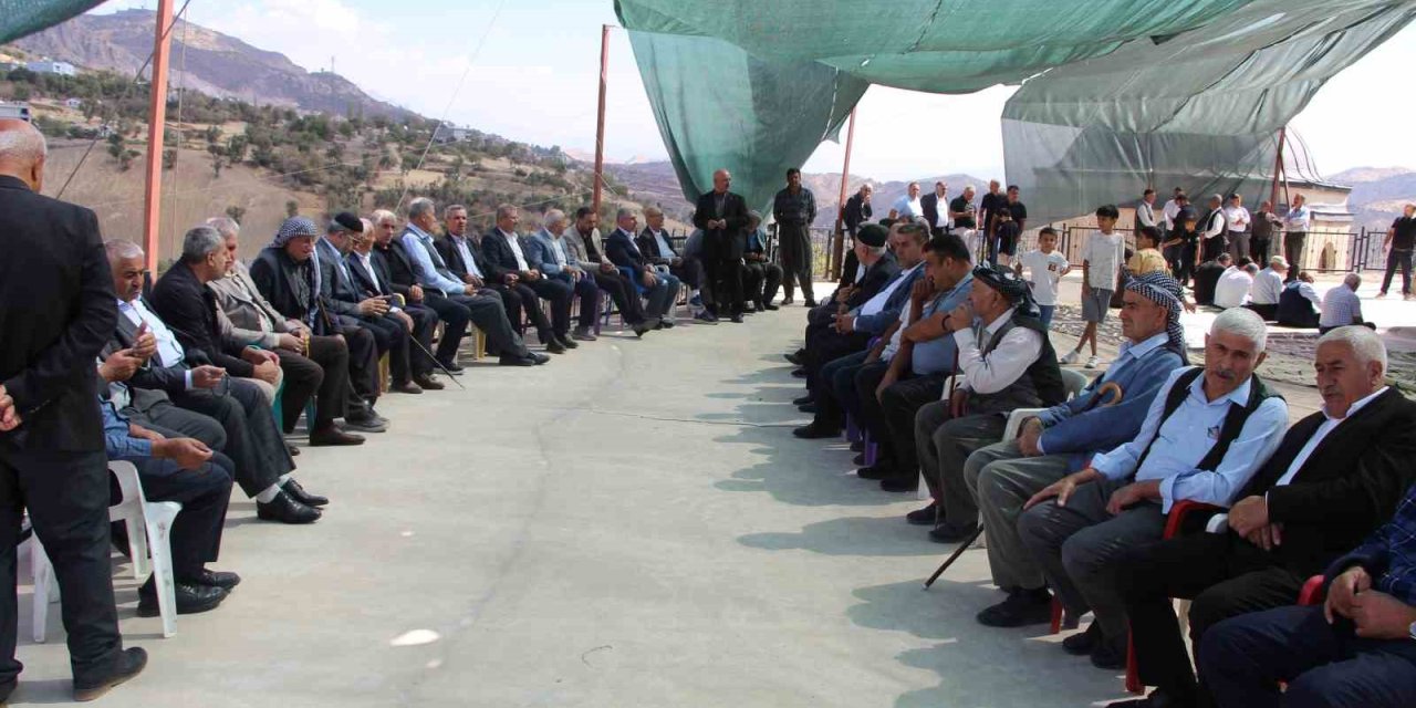 Şırnak’ta 325 yıllık mezarlık ziyareti geleneği 13 bin kişinin katılımıyla gerçekleştirildi