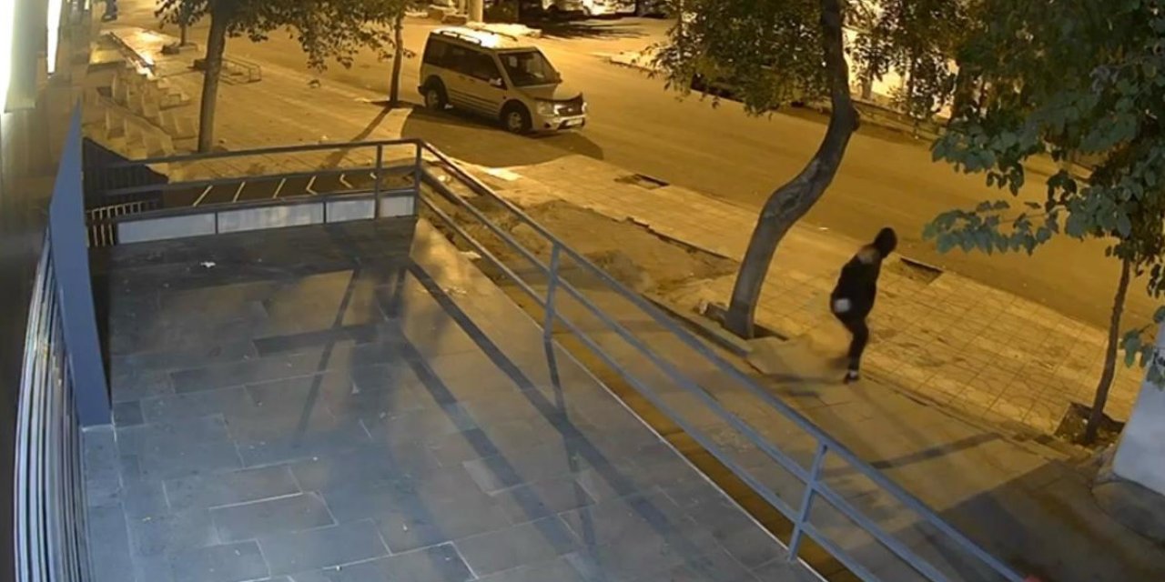 Kuyumculara silahlı saldırı: 100 bin dolar istediler