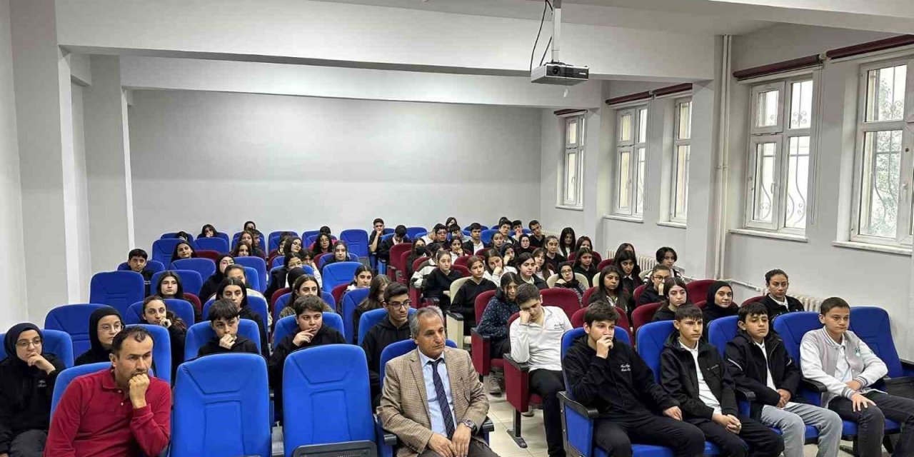 Van’da "5 Soru ve 5 Cevap" konferansı yapıldı