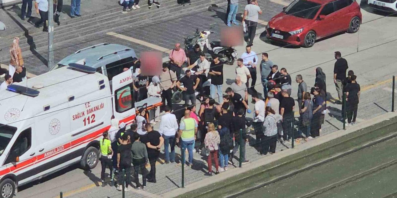 Gaziantep'te yolun karşı tarafına geçmeye çalışan kadına motosiklet çarptı