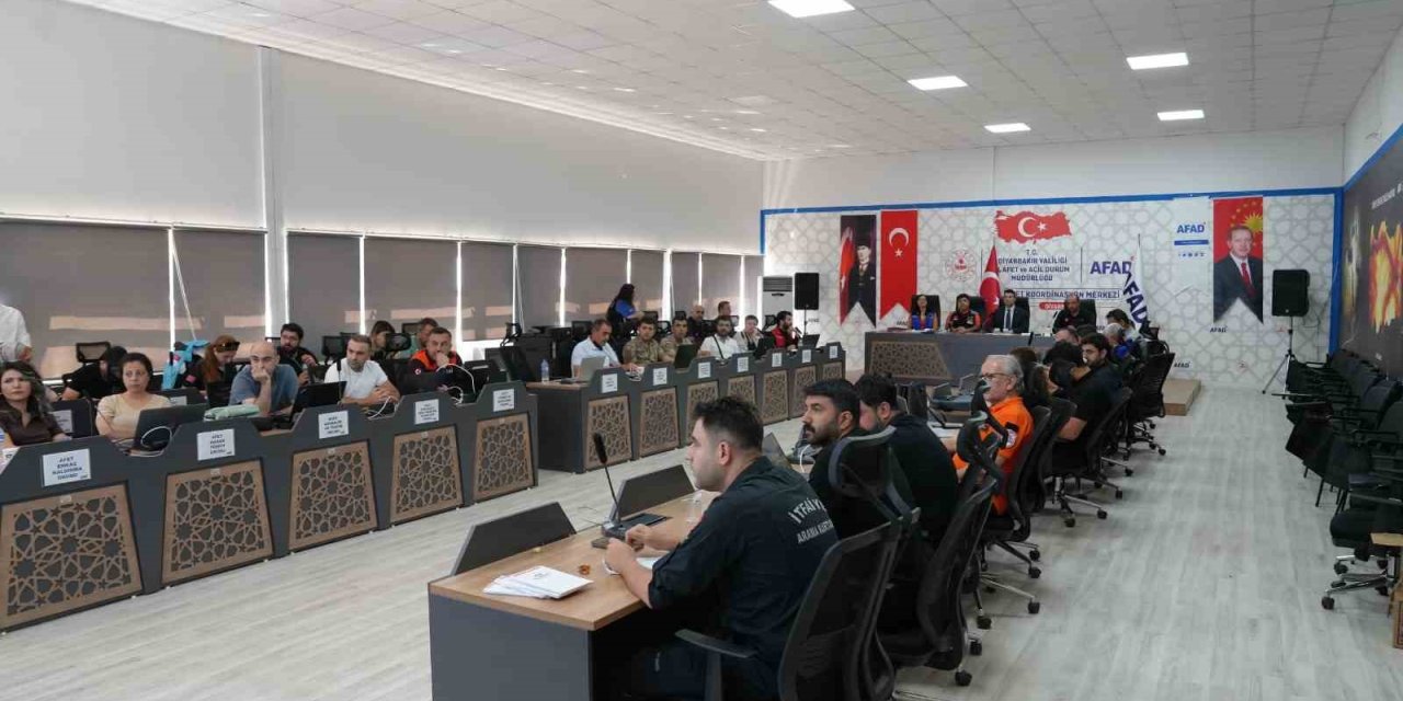 Diyarbakır’da gerçeği aratmayan deprem tatbikatı yapıldı