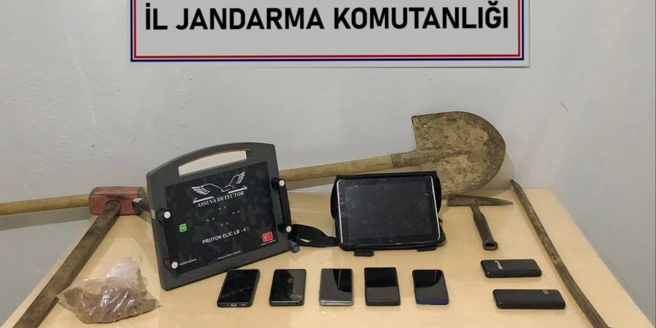 Tunceli’de kaçak kazı yapan 5 şüpheli yakalandı