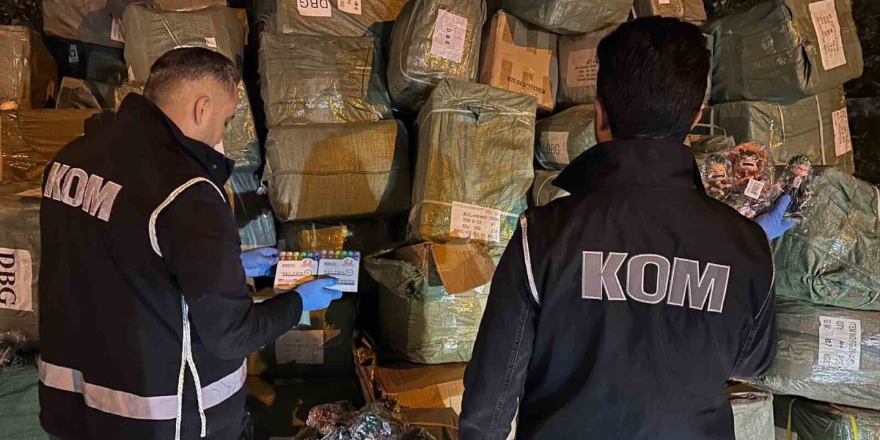 Ağrı’da 40 milyon liralık kaçak oyuncak ve kalem yakalandı