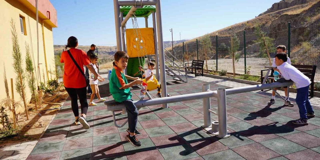 Kahta Belediyesi’nden Hayvanları Koruma Günü’nde etkinlik