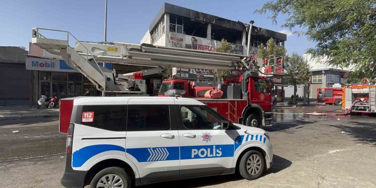 Gaziantep’te iş yerinde çıkan yangın söndürüldü