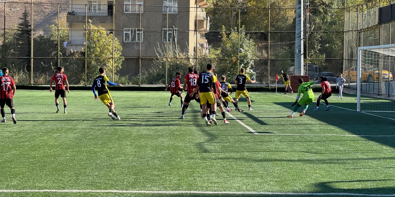 Yüksekova Belediyespor, hazırlık maçında Zap Spor’a 2-1 yenildi