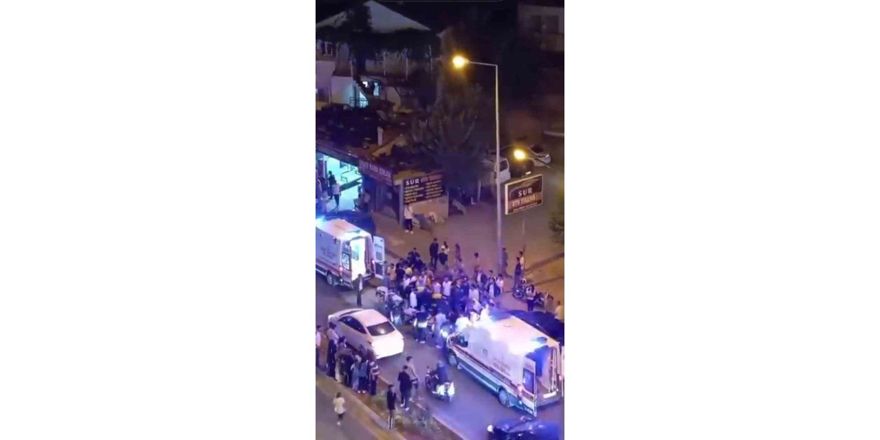 Diyarbakır’da yolun karşısına geçen kadına motosiklet çarptı: 1’i ağır 3 kişi yaralandı