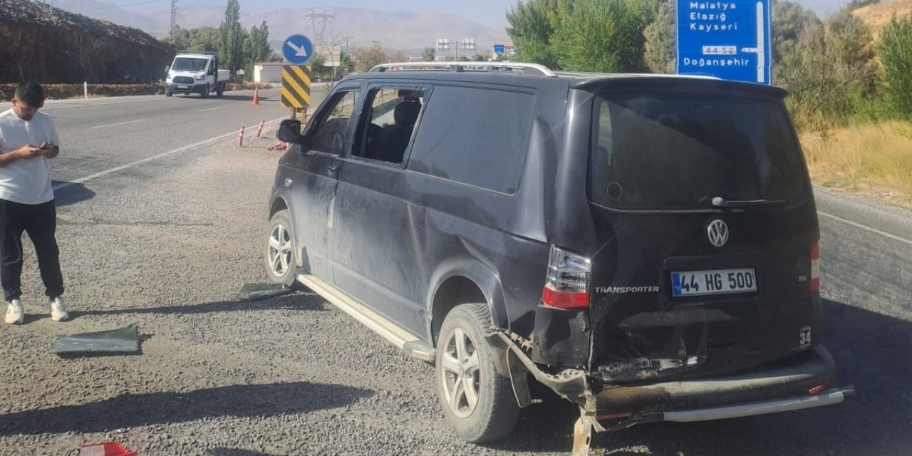Malatya’da iki araç çarpıştı: 2 kişi yaralandı
